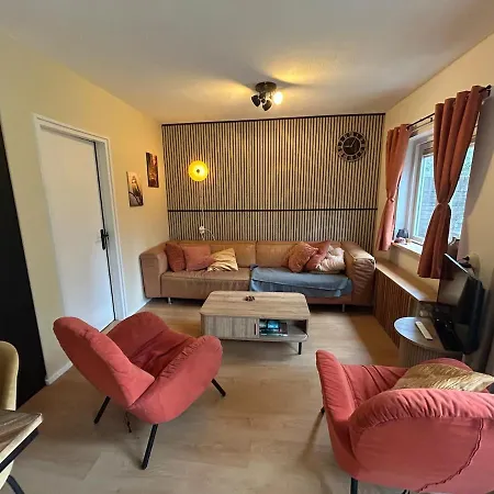 Heerlijk Knus In Het Bos بيت للعطل